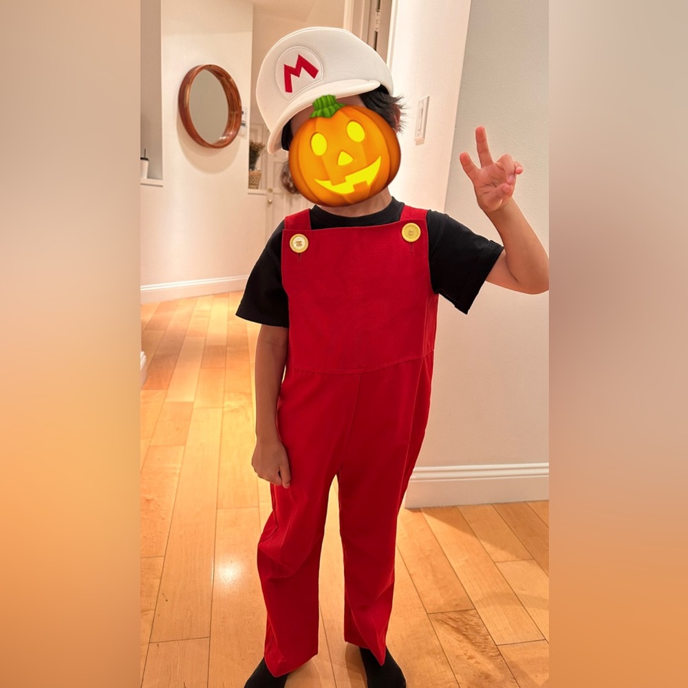 Mario costume (Fire Mario) size 7